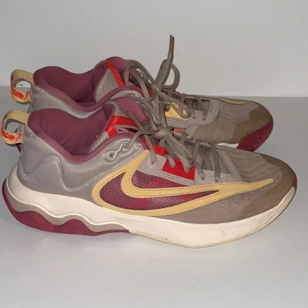 NWOT, Nike Giannis Immortality 3 Basketball, Men’s 11.5